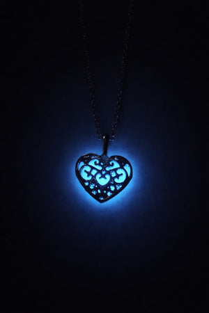 Hjärthalsband med självlysande blått sken i mörker