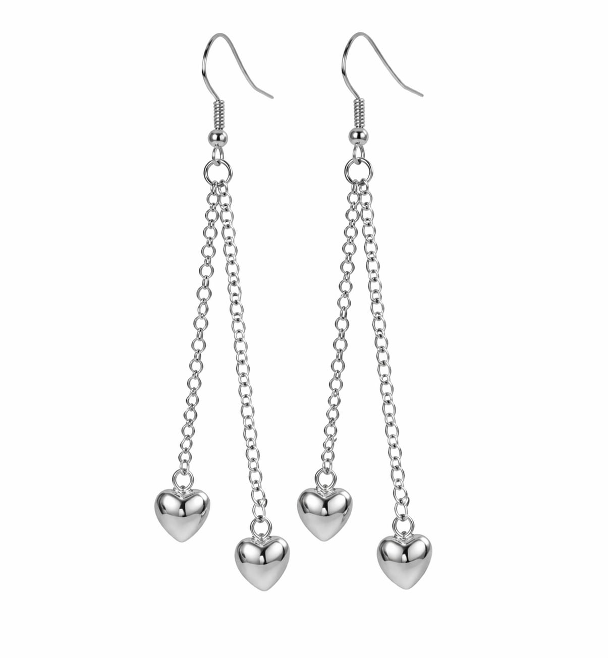 Långa kedjeörhängen i rostfritt stål med små hjärtan i silverton på vit bakgrund