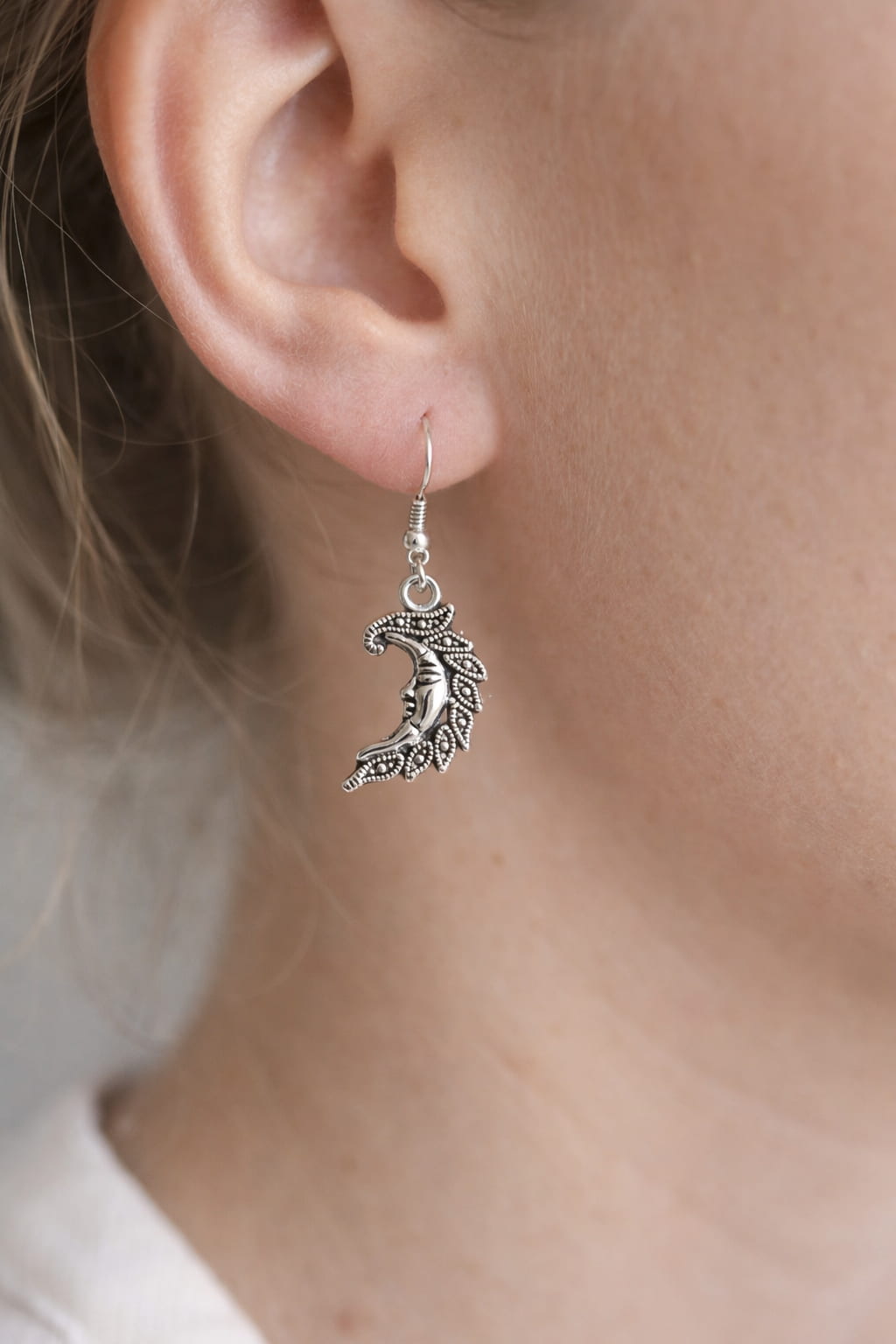 mane orhangen pa person