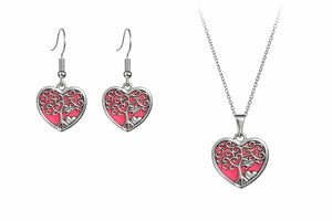 Smyckesset med halsband och örhängen Livets träd hjärta rosa i dagsljus