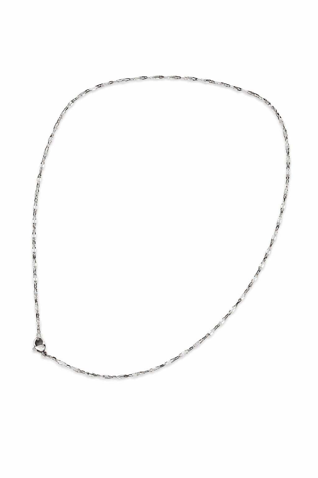 Elegant kedja i rostfritt stål 45 cm utan förlängningskedja. Vit bakgrund.