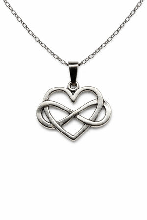 Infinity heart halsband i silverfärg med kedja i rostfritt stål